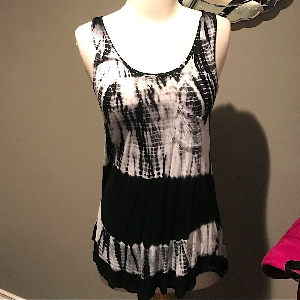 L.O.L. Collection Black and White Tie Dye Top /Dress Cover Up